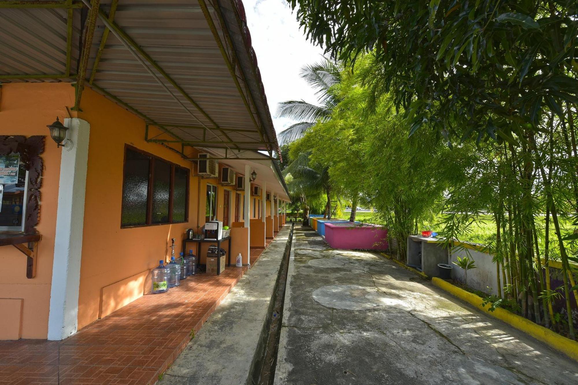 Oyo 90561 Awan Biru Motel Pantai Cenang  Luaran gambar