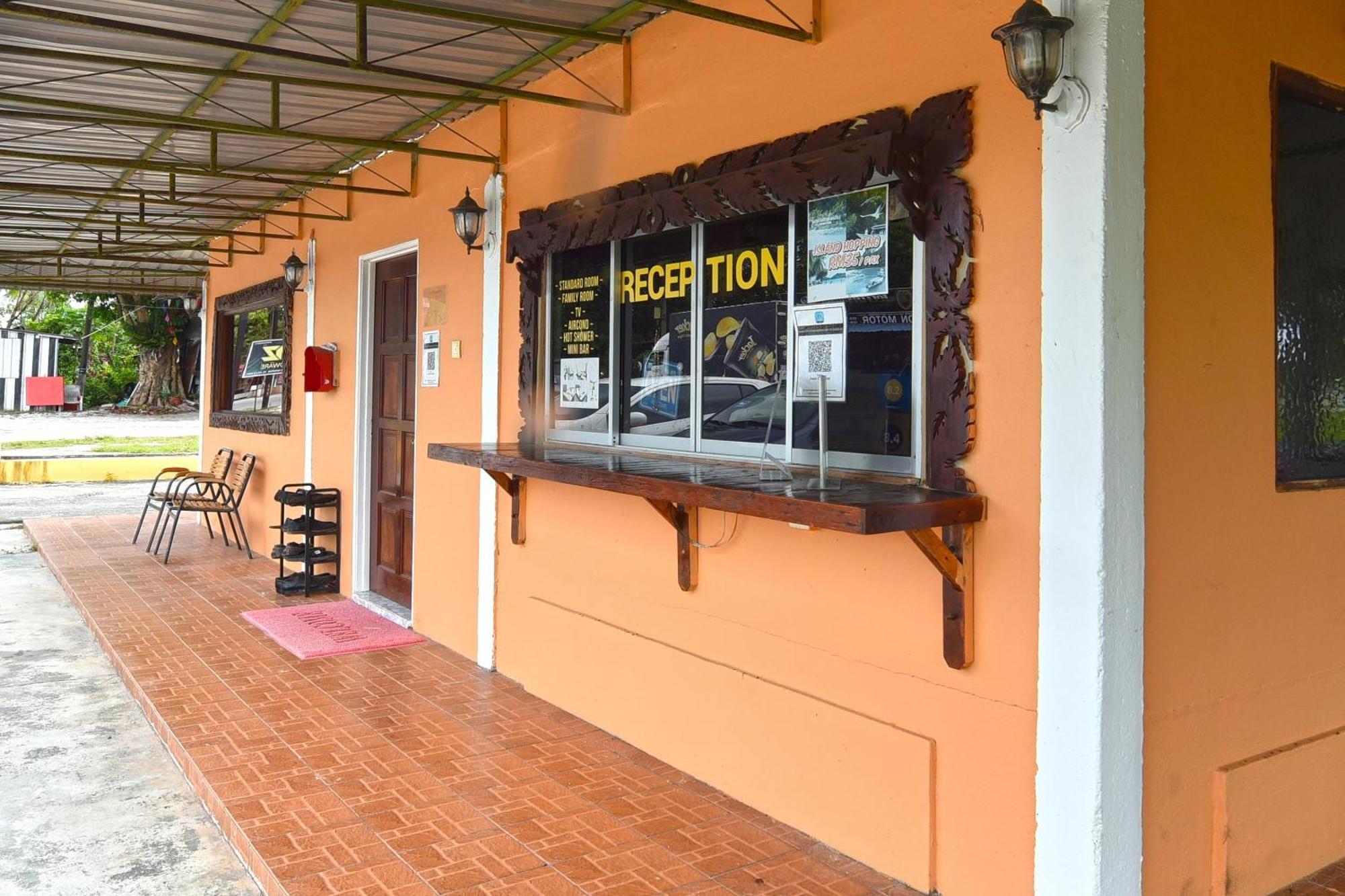 Oyo 90561 Awan Biru Motel Pantai Cenang  Luaran gambar
