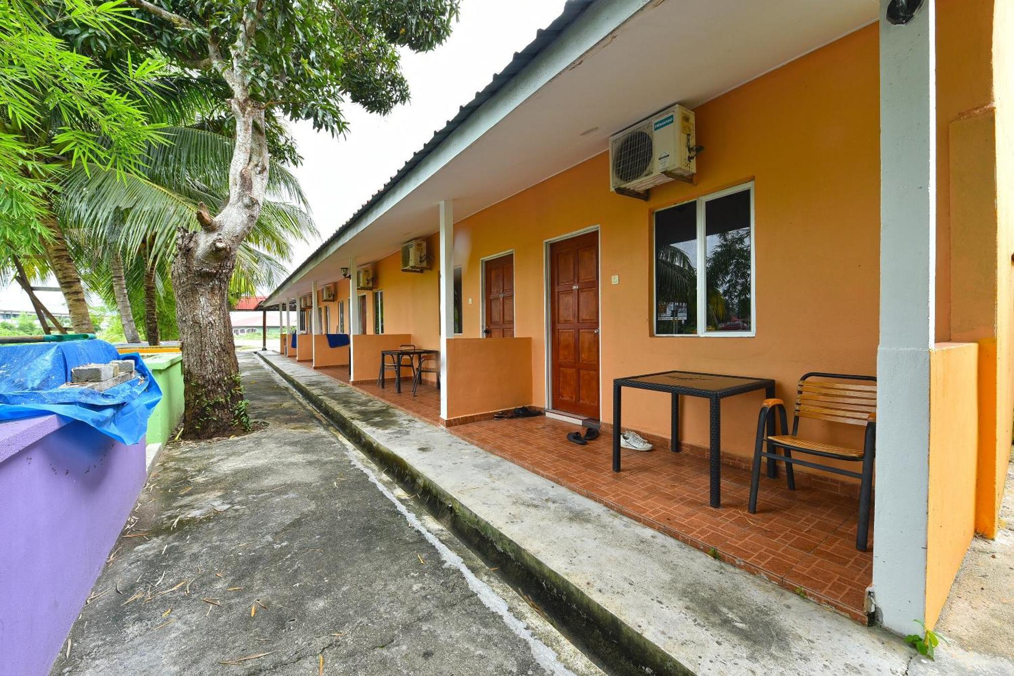 Oyo 90561 Awan Biru Motel Pantai Cenang  Luaran gambar